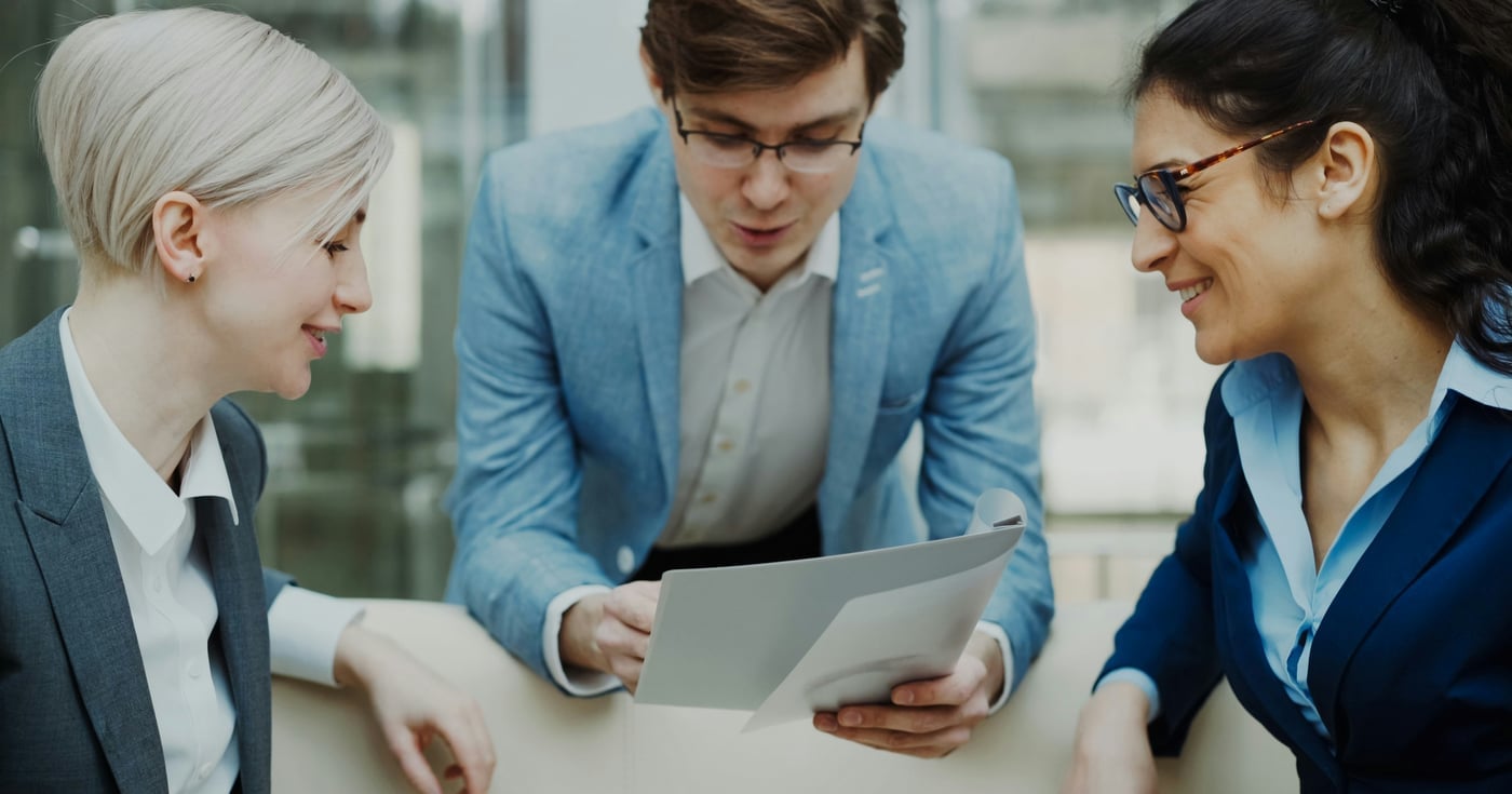 SaaS churn rate benchmarks data analytics charts